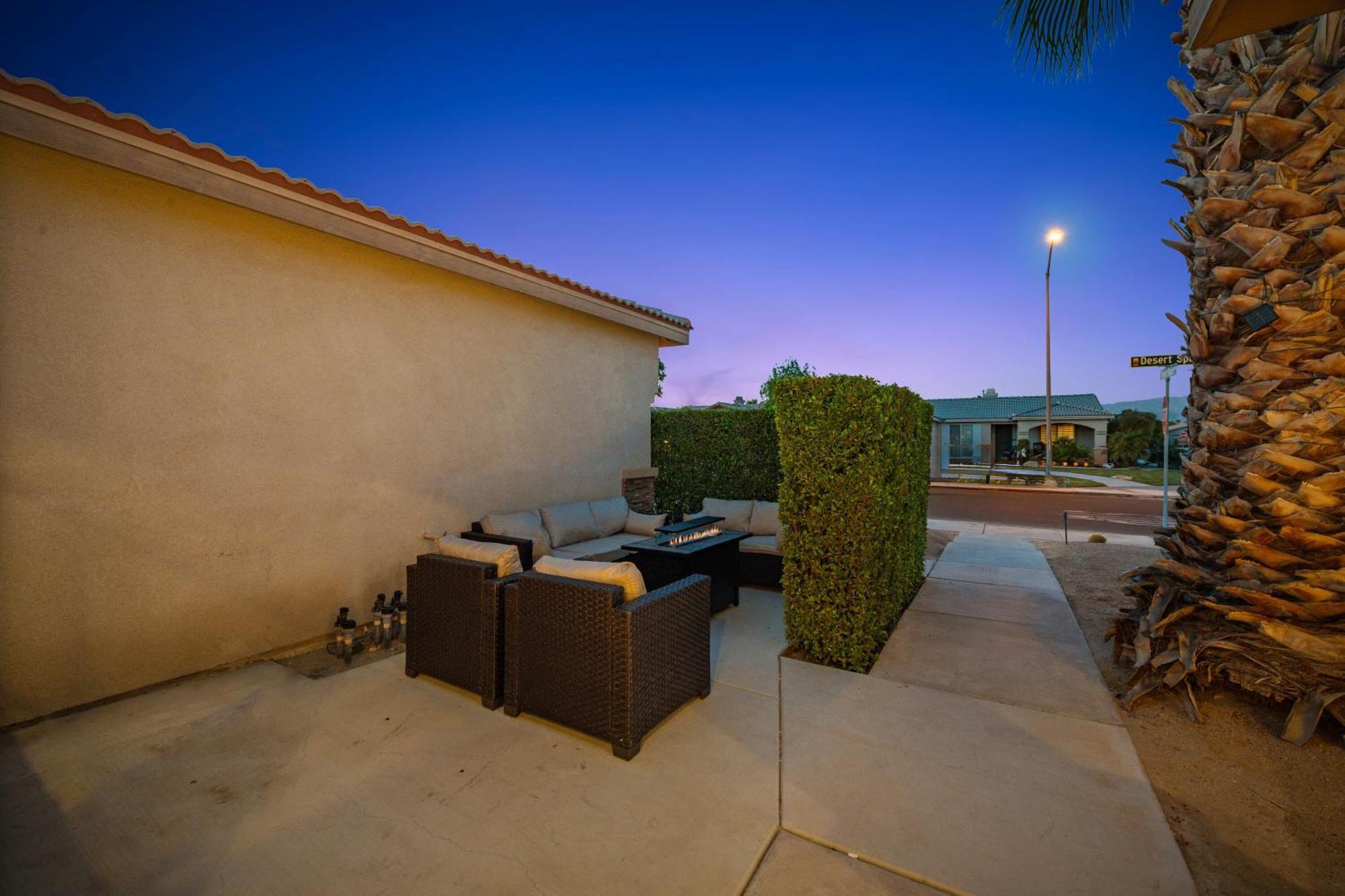 Casa Desert Muse With Heated Pool Spa Firepit Mini Golf And Games Indio Ngoại thất bức ảnh